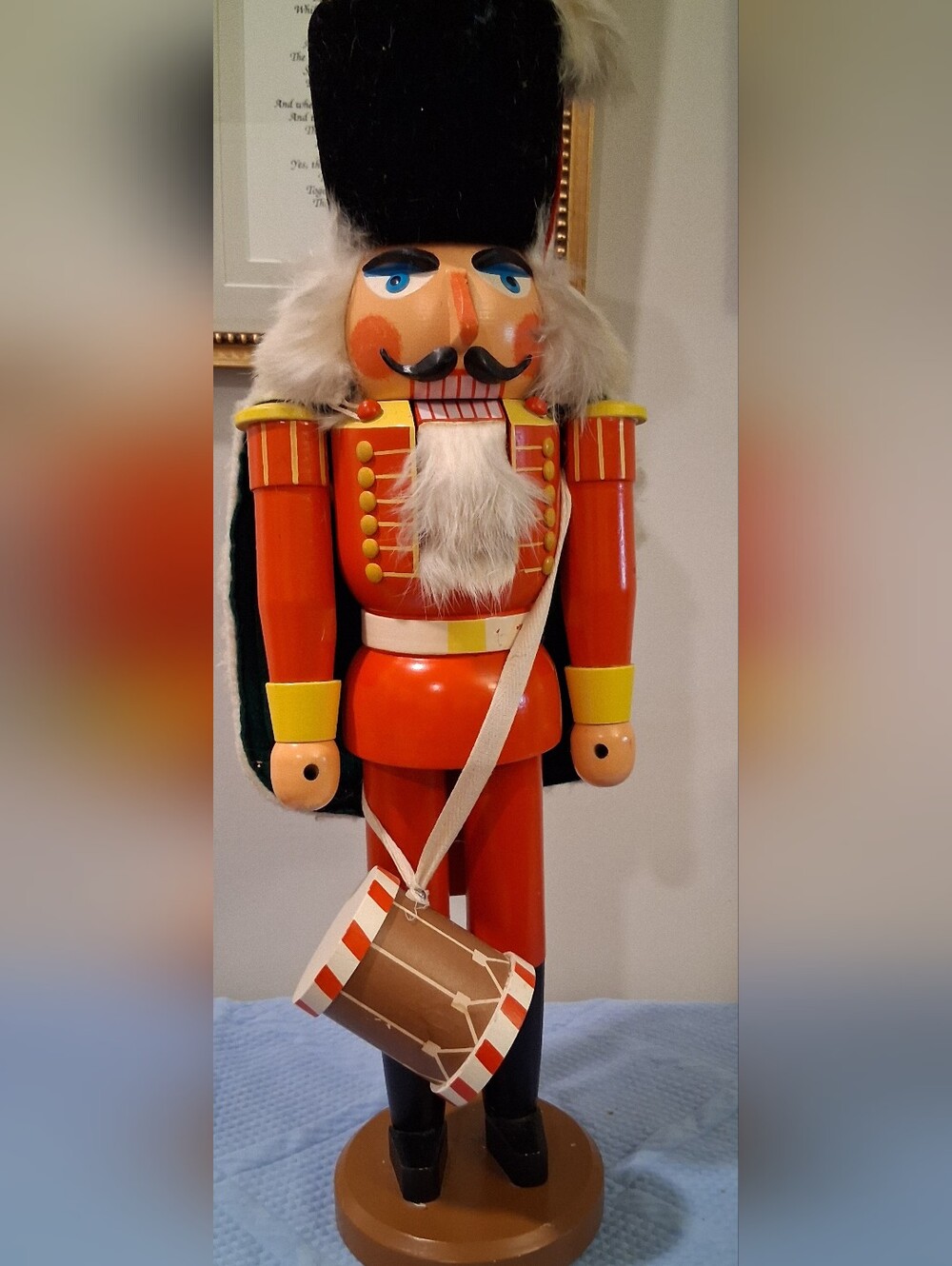 ECHT HANDERBEIT NUTCRACKER, MADE IN GERMANY